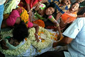 Sagar's sister Rekha and mother Santana broke down in tears over the body. Picture by Sovan Chaudhuri