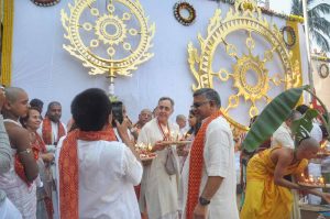 Ambarish Das (Alfred Ford) during Puja