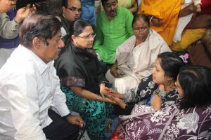 Mamatabala Thakur and Jyotipriyo Mullick speaking to MLA's wife
