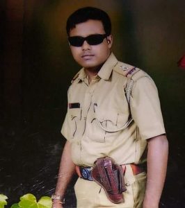 Rabiul posing as a cop
