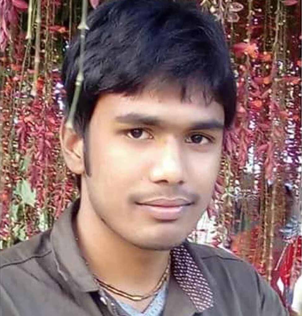 Student Died During Train Selfie Stunt