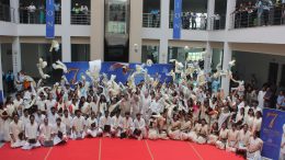Students of IISER-Kolkata who received their degrees celebrating