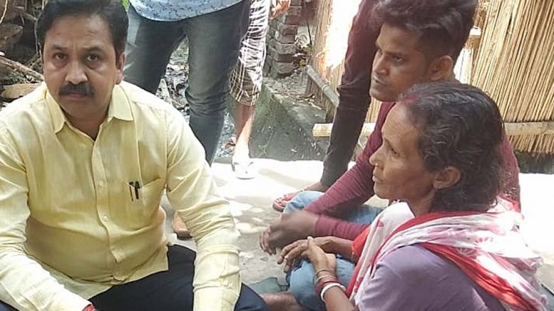 ABVP's in-charge of all India University affairs Shreehari Borikar speaking to mother of a student injured in bomb attack in Kalyani