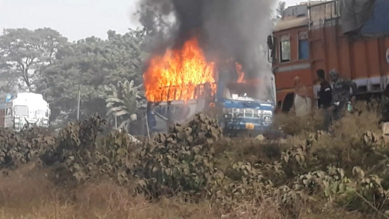 Bus set on fire by the violent mob in Panchpota, Chakdaha