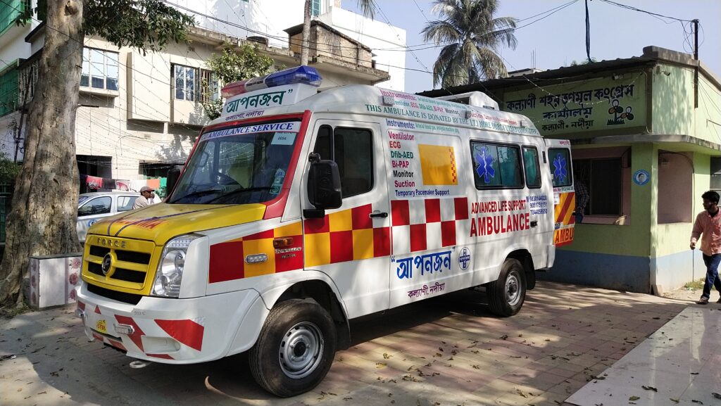 Kalyani Durga Puja Committee Donates Advance Mobile Medical Life ...