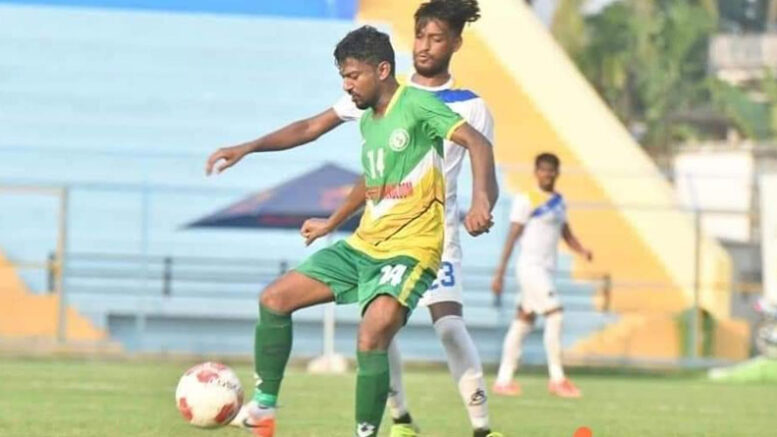 Debajyoti Ghosh (green jersy) in action at CFL 2020-21